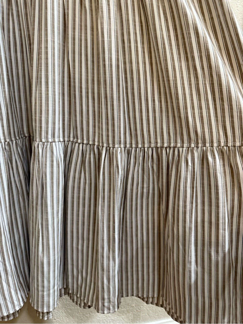 Max Studio London Beige and White Striped Maxi Shirt Dress Small - Picture 5 of 10